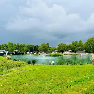  Lodge Waterside Retreat With Hot Tub United Kingdom